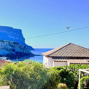 https://lou-casteu-cassis.fr-provencehotel.com
